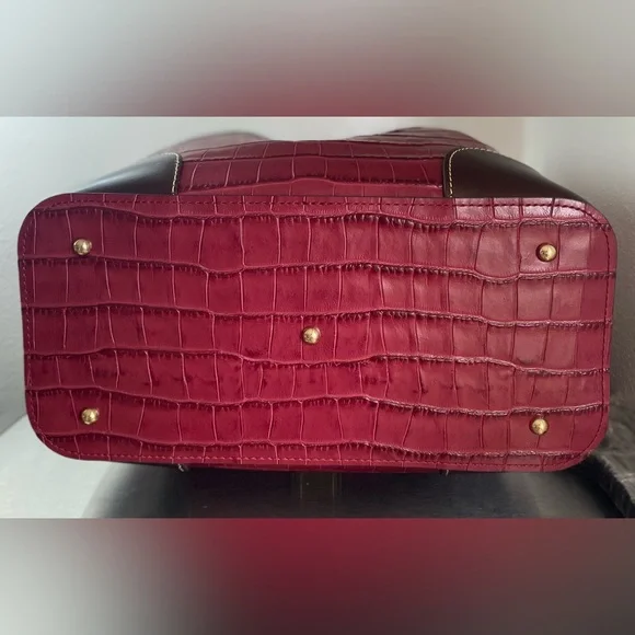 DOONEY AND BURKE..Burgundy Croc-Embossed Shoulder/Crossbody Bag - Picture 9 of 16